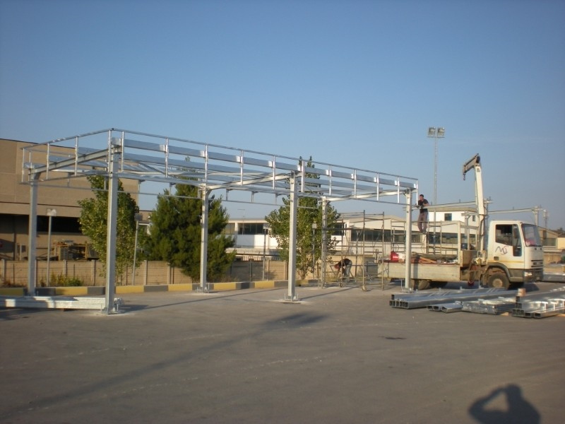 Metal Taccogna srl - Realizzazione capannoni e pensiline