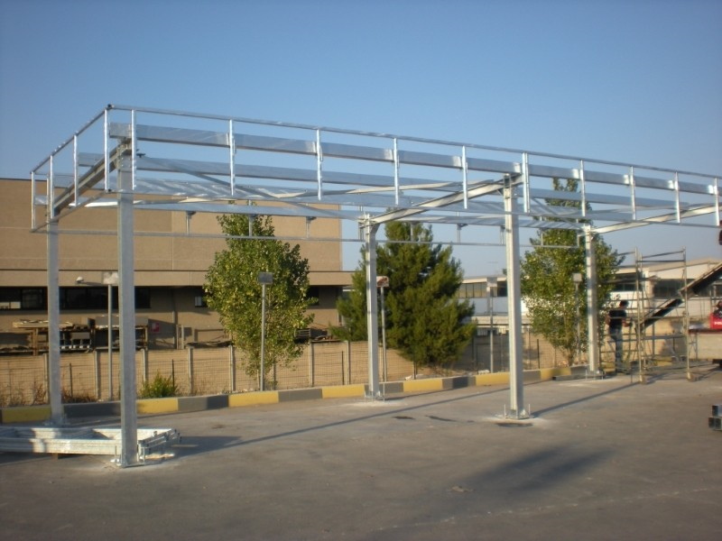 Metal Taccogna srl - Realizzazione capannoni e pensiline