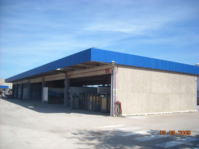 Metal Taccogna srl - Realizzazione capannoni e pensiline