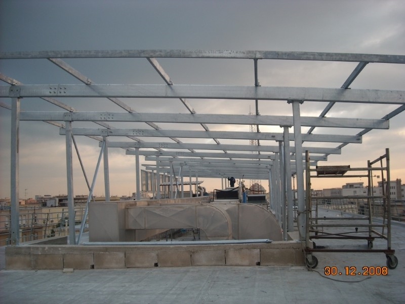 Metal Taccogna srl - Realizzazione capannoni e pensiline