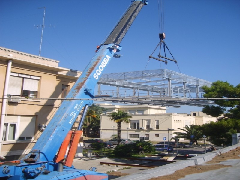 Metal Taccogna srl - Realizzazione capannoni e pensiline
