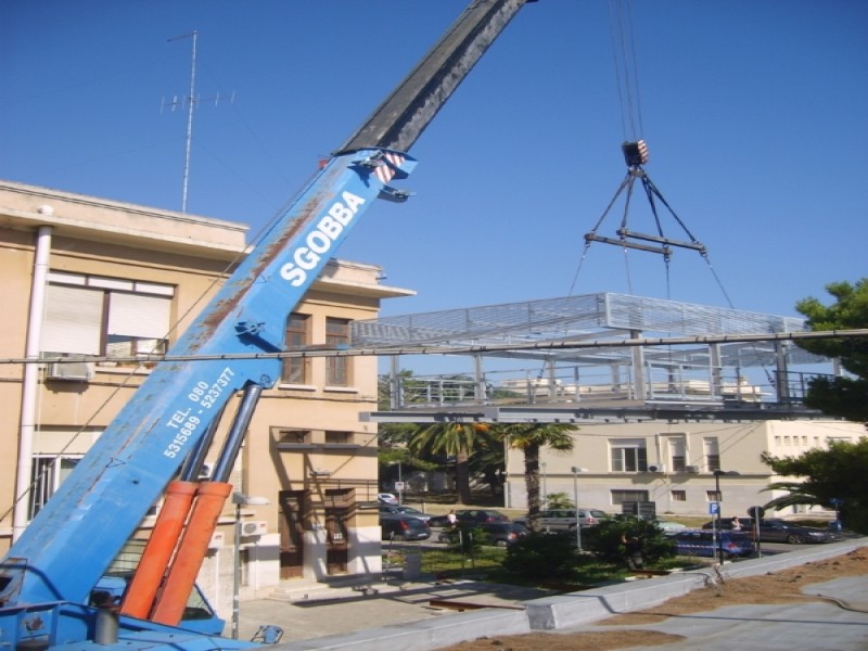 Metal Taccogna srl - Realizzazione capannoni e pensiline