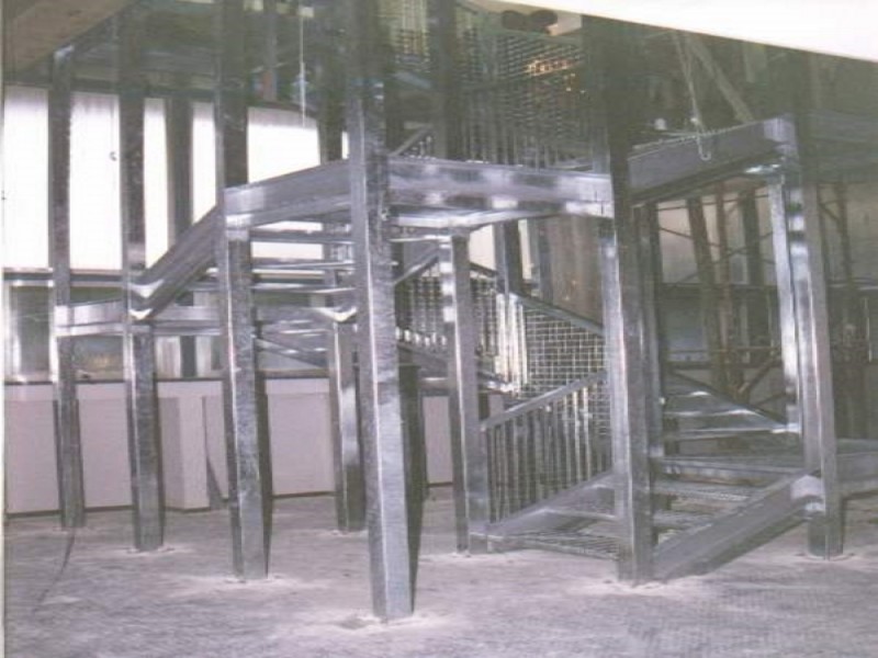 Metal Taccogna srl - Realizzazione scale di sicurezza