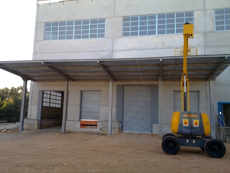 Metal Taccogna srl - Realizzazione capannoni e pensiline