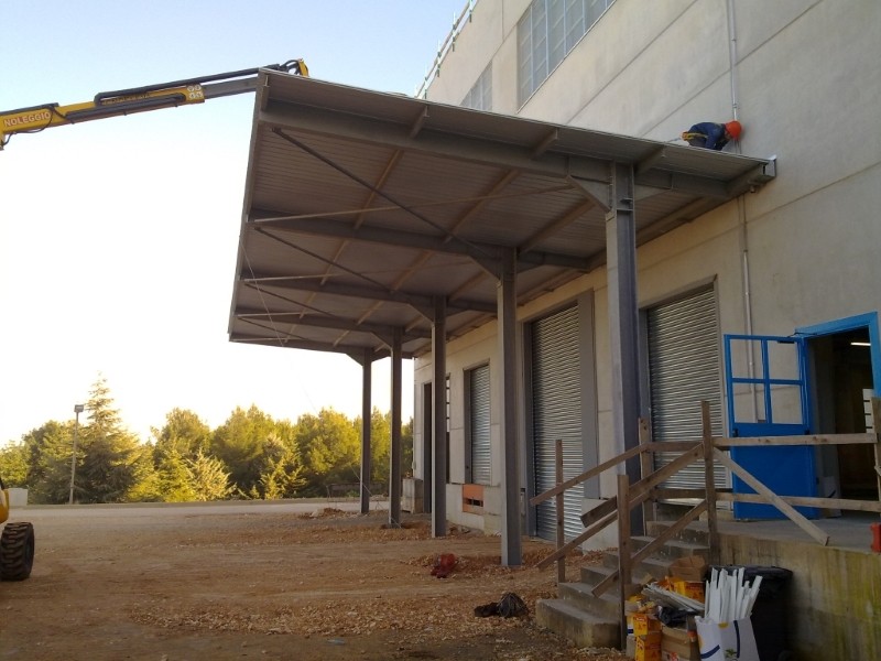 Metal Taccogna srl - Realizzazione capannoni e pensiline