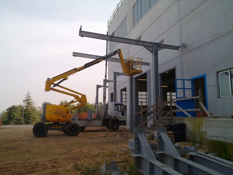 Metal Taccogna srl - Realizzazione capannoni e pensiline