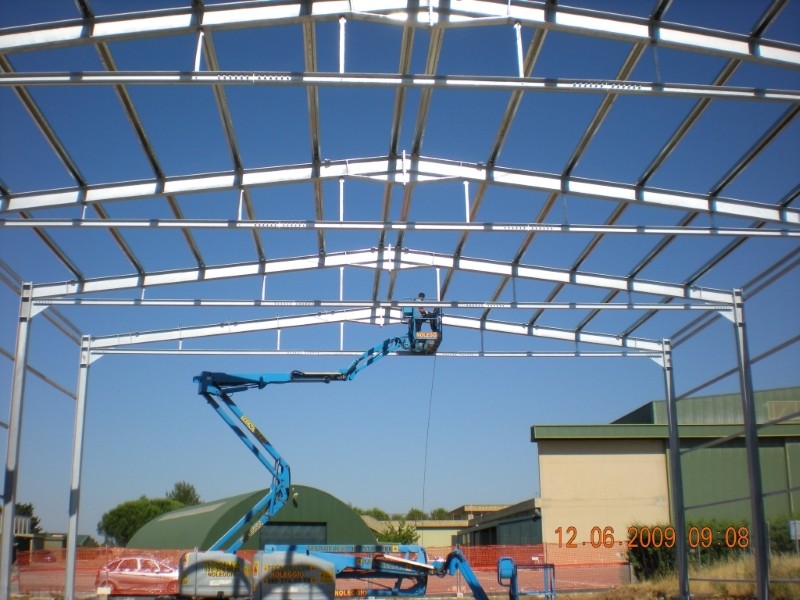 Metal Taccogna srl - Realizzazione capannoni e pensiline