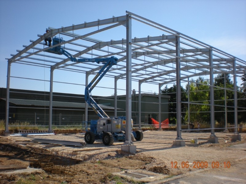 Metal Taccogna srl - Realizzazione capannoni e pensiline