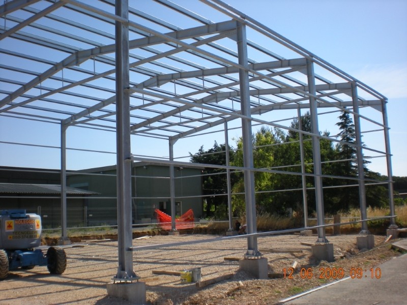 Metal Taccogna srl - Realizzazione capannoni e pensiline