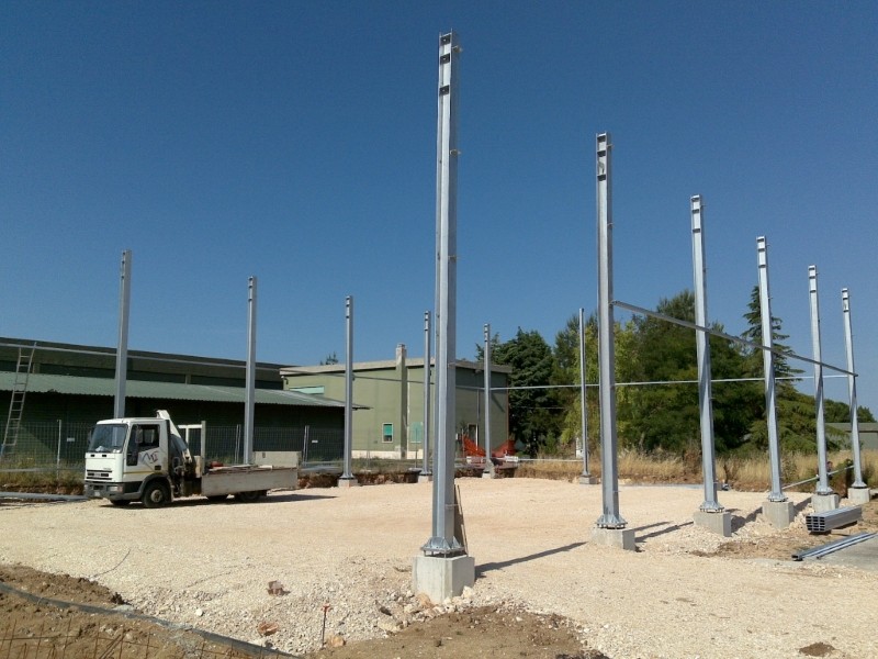 Metal Taccogna srl - Realizzazione capannoni e pensiline